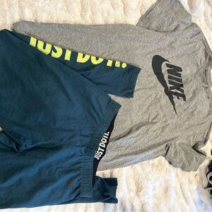 Nike Gray T-Shirt and leggings bundle